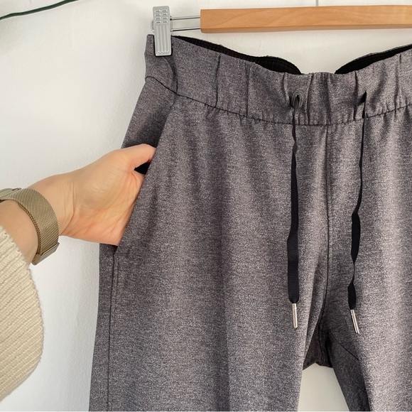 Lululemon On The Fly Pant *28" in Heathered black - Picture 8 of 14